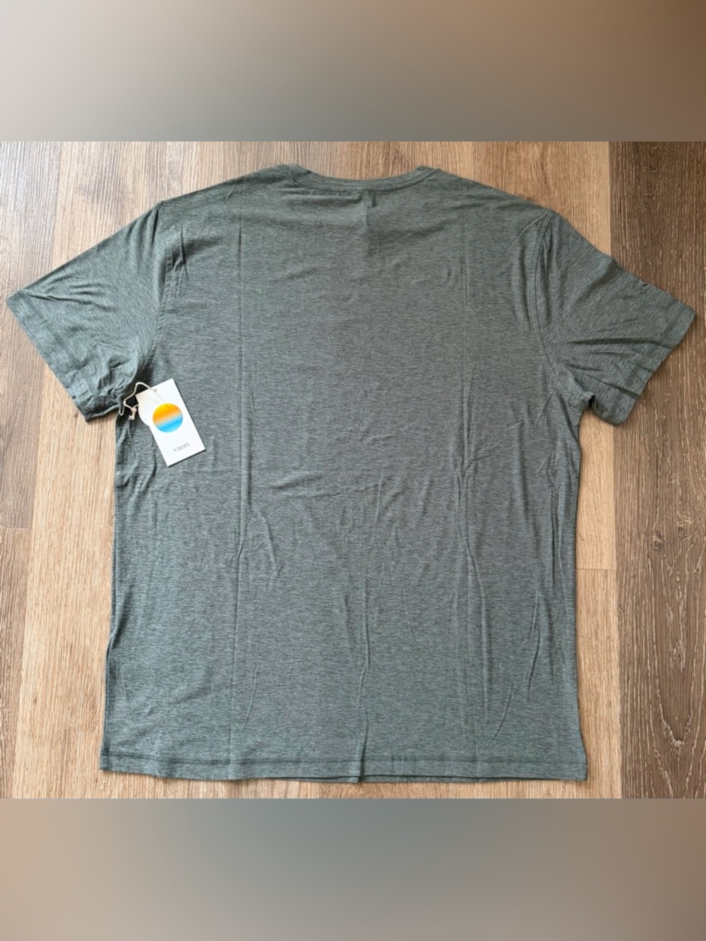 Vuori Strato Tech Tee River Rock Heather Sz XL V126 Athletic NWT - Picture 2 of 4